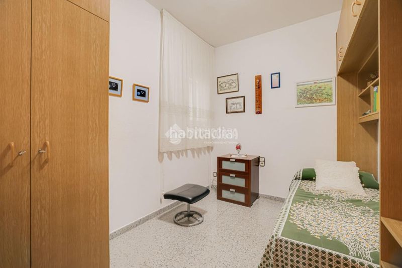 Foto cdca4b77-a302-40ea-ac70-9a8903e399ce. Casa aparellada amb aparcament a Ca n'Aurell Terrassa