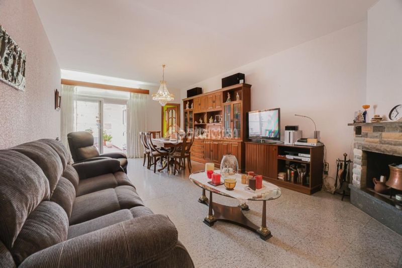 Foto d6e3b0ed-a7d6-478a-a649-b5c37c300823. Casa aparellada amb aparcament a Ca n'Aurell Terrassa