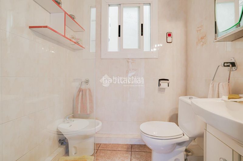 Foto f3d795b7-2aa8-4177-b386-75270e0f032d. Casa aparellada amb aparcament a Ca n'Aurell Terrassa