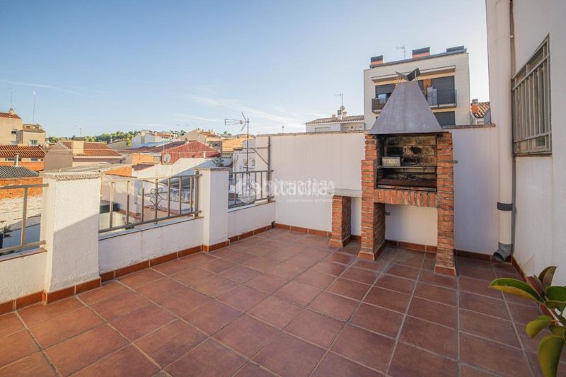 Foto fed5b5f4-100e-4a31-a88e-e6e082e75849. Casa aparellada amb aparcament a Ca n'Aurell Terrassa