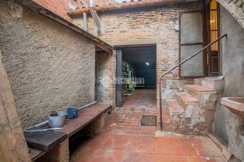 Foto d7df23e8-8a9e-4f76-bf38-7463c39a0883. Casa  en venta en Viladecavalls