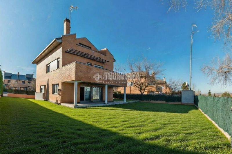 Foto 06ed1997-d496-457d-8b34-51072c629ce9. Casa amb calefacció aparcament a Zona Europa Arroyomolinos