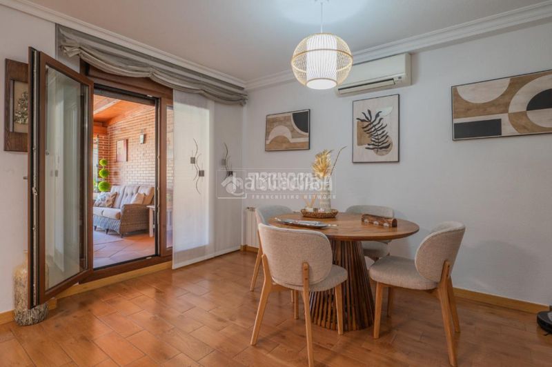Foto cbcc9a80-4e3b-4a7c-8e96-c344a5ca7bcf. Casa aparellada amb calefacció aparcament a Las Castañeras - Bulevar Arroyomolinos