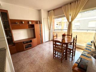 Appartement à Zona Playa del Cura. Acogedor apartamento de 1 habitación con terraza y piscina en to