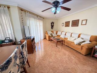 Apartament a Zona Playa del Cura. Amplio apartamento de 3 dormitorios con terraza en la primera lí