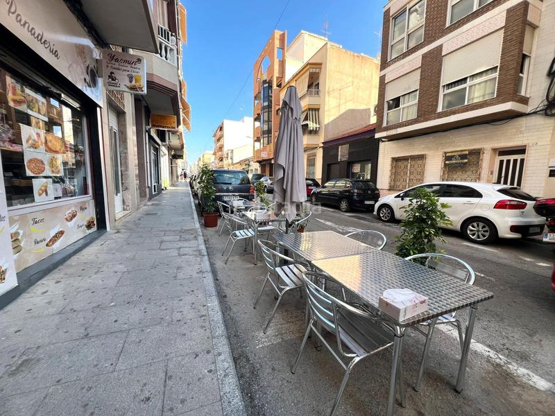 Foto e15a9541-c7c3-4c86-8a16-34ed7f22eee6. Alquiler local comercial traspaso del negocio una cafetería en Torrevieja