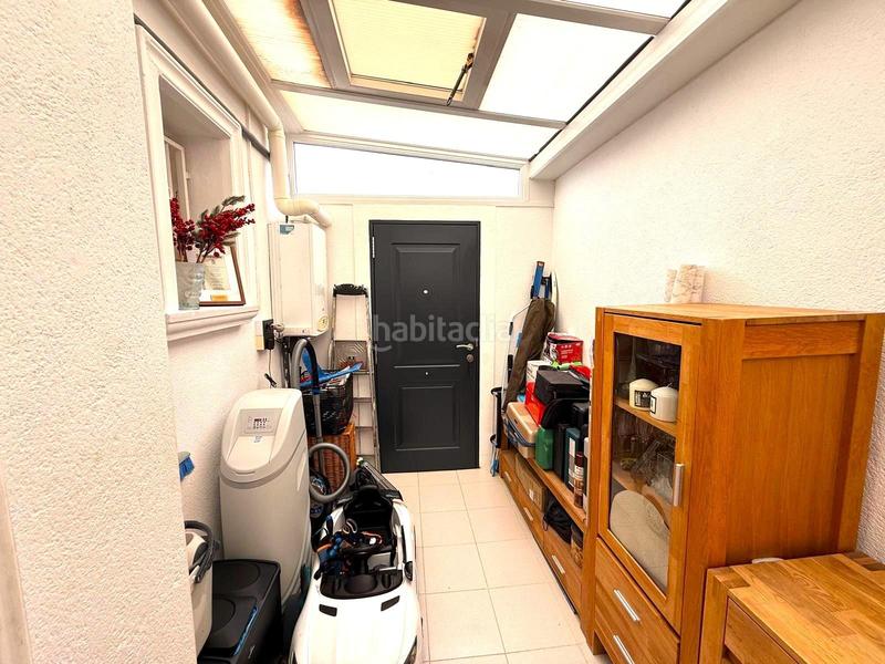 Foto 2803eb6f-fee7-45c9-b254-feec3e51be47. Casa pareada casa adosada esquinera de 3 dormitorios con su parking y piscina en villamartin en Orihuela