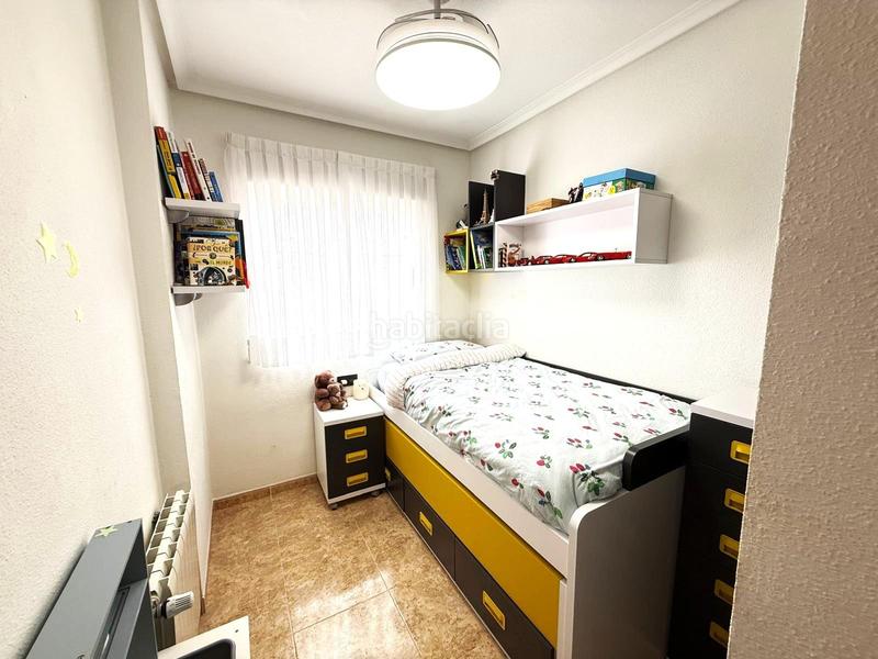 Foto 46bdfae1-c716-4a08-8c3a-ff3d5240f833. Casa pareada casa adosada esquinera de 3 dormitorios con su parking y piscina en villamartin en Orihuela