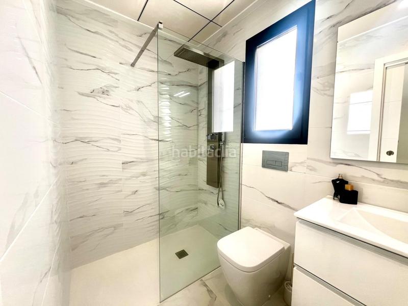 Foto 6574cf73-52b4-441f-89ac-76bbb4d99b1a. Chalet with parking pool in Zona Carrefour - Urbanizaciones Torrevieja