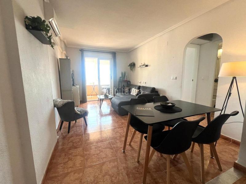 Foto d20fa035-f880-4c0f-9cd5-e2f3a3acd8f9. Apartamento bonito apartamento de 2 dormitorios con terraza y piscina en Torrevieja