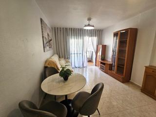 Appartement à Torreblanca. Reformado apartamento de 1 dormitorio con vistas al mar en torre