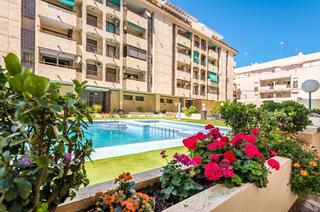 Apartment in Parque de las Naciones. Acogedor apartamento de 1 dormitorio con terraza y piscina en to