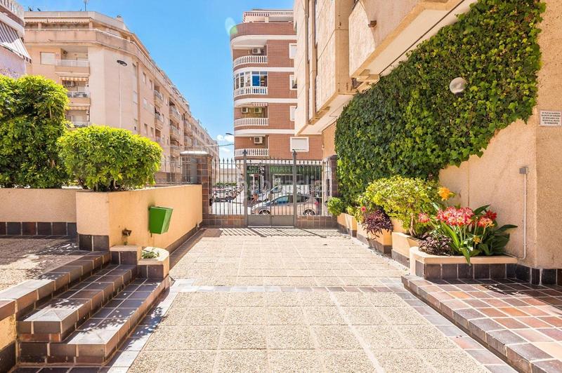 Foto 22566197-892e-41d7-8a7e-b6eb44810979. Piccolo appartamento con piscina in Parque de las Naciones Torrevieja