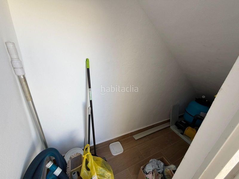 Foto 4961140d-6dc7-4f08-9661-f36b3341d9f0. Casa aparellada amb aparcament piscina a Zona los Frutales Torrevieja