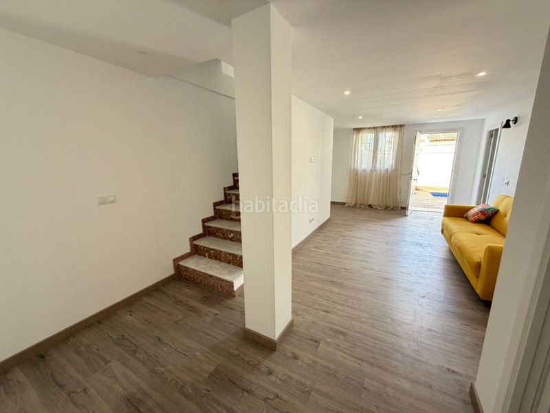 Foto 53883dee-e720-438e-ab1c-4239a6673a6f. Casa aparellada amb aparcament piscina a Zona los Frutales Torrevieja