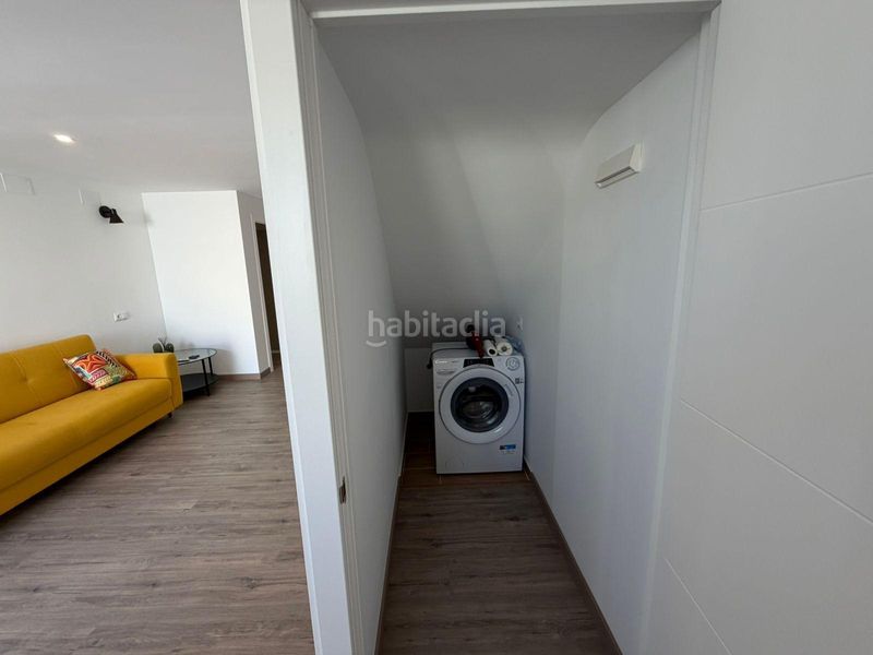 Foto 7daf8084-5c11-4d71-addf-6d5733847d8b. Casa aparellada amb aparcament piscina a Zona los Frutales Torrevieja
