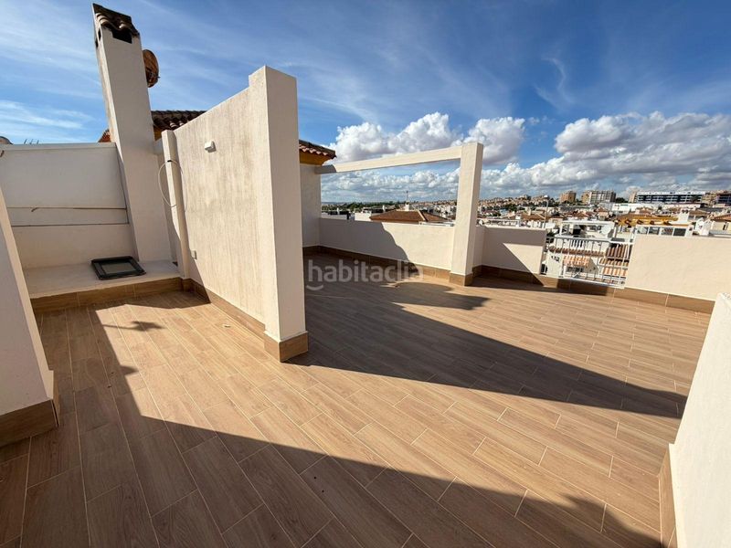 Foto dd70ea0c-660e-408b-a7c7-46a8e95e3f2c. Casa aparellada amb aparcament piscina a Zona los Frutales Torrevieja