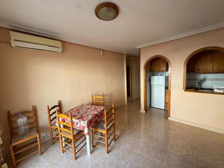 Apartament a Avenida Habaneras - Curva de Palangre. Acogedor apartamento de 2 habitaciones y terraza en torrevieja