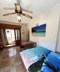 Studio in Avenida Habaneras - Curva de Palangre. Acogedor estudio con balcón y piscina en torrevieja