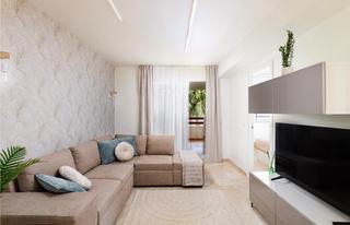 Apartament en Punta Prima. Estupendo apartamento de 2 dormitorios con terraza, garaje y pis