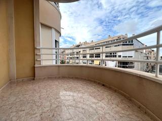 Apartament a Zona Playa del Cura. Apartamento de 2 dormitorios con terraza en torrevieja