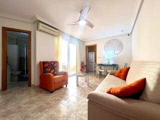 Apartamento en Antonio Machado. Apartamento de 1 dormitorio con licencia turistica en torrevieja