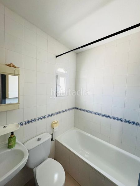 Foto 2cdb9669-633d-4f70-a2c9-1081d3fce9a3. Casa adossada amb aparcament a La Florida Orihuela