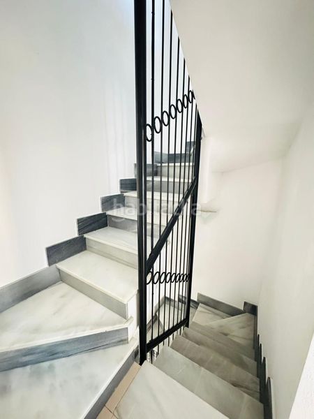 Foto 54f6d52f-ea44-463c-a9cc-23cde9a0b84b. Casa adossada amb aparcament a La Florida Orihuela