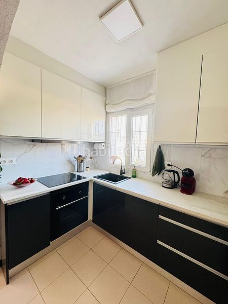 Foto 565401fa-85ef-4187-9b31-74bec9786a74. Casa adossada amb aparcament a La Florida Orihuela