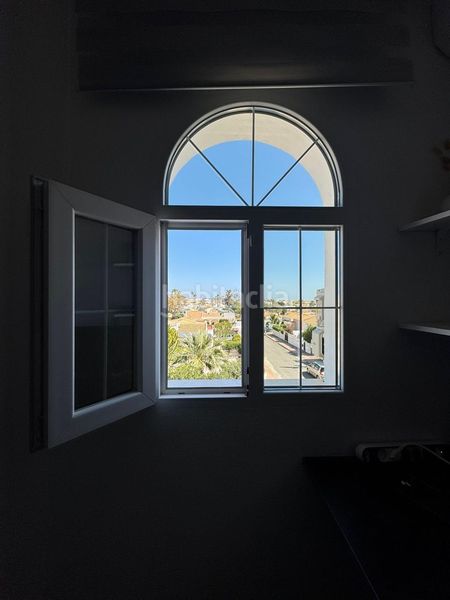 Foto 5d4b237b-40bd-420e-88bf-4d583f6af279. Casa adossada amb aparcament a La Florida Orihuela