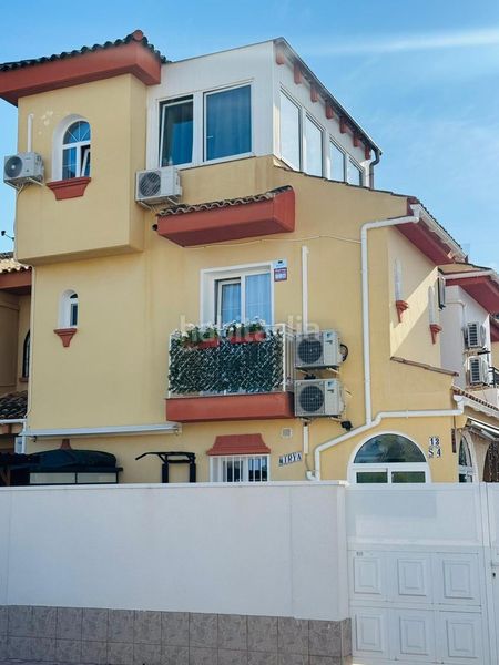 Foto 8777dd10-6e63-4b31-acf1-7ce570f2bc02. Casa adossada amb aparcament a La Florida Orihuela