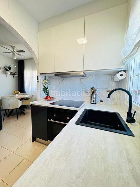 Foto 9472bde9-5fd1-4a6d-9134-e3f2a98950c9. Casa adossada amb aparcament a La Florida Orihuela