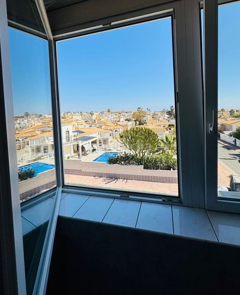 Foto c41a73ab-53bb-4efb-a626-b14e8a1fe36a. Casa adossada amb aparcament a La Florida Orihuela