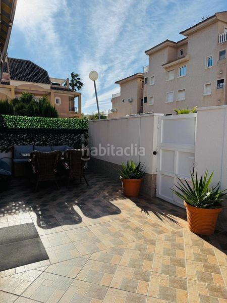 Foto c933751c-fa73-4537-9279-e2724997b8cf. Casa adossada amb aparcament a La Florida Orihuela