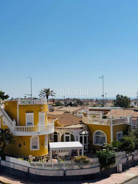 Foto f16ab2ca-cadc-4f83-8228-c2c099e3a7d8. Casa adossada amb aparcament a La Florida Orihuela