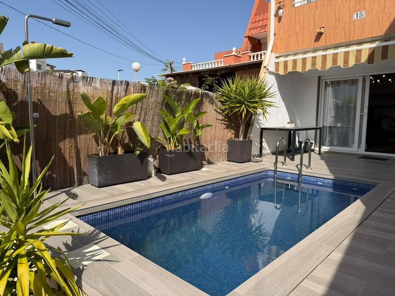 Foto fbaeddee-c224-42c9-9896-411008d45ef4. Casa adossada amb piscina a Zona los Frutales Torrevieja