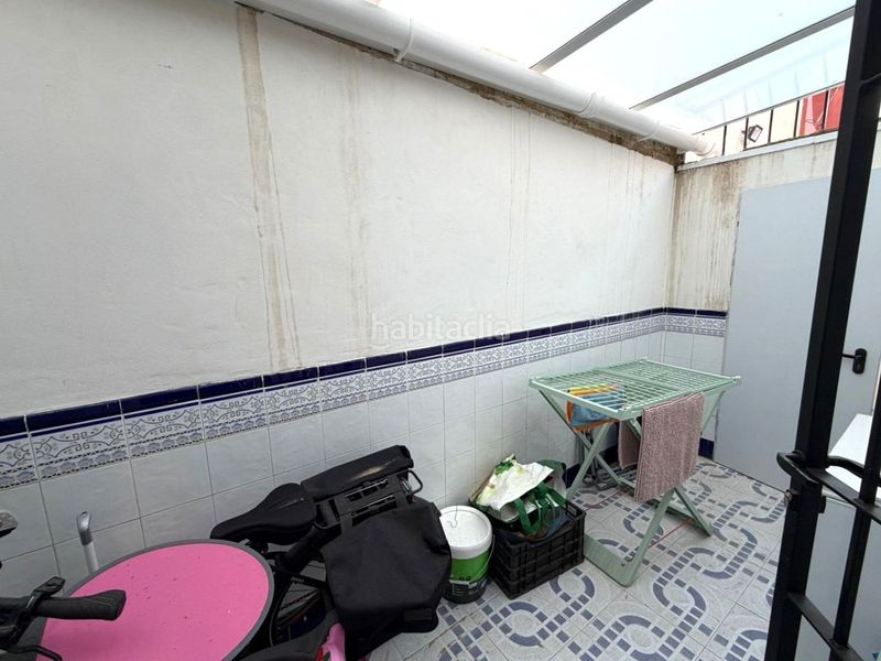 Foto a2140a44-f383-4f2f-81de-7ec91f36103e. Casa aparellada amb aparcament piscina a Villamartín-Las Filipinas Orihuela