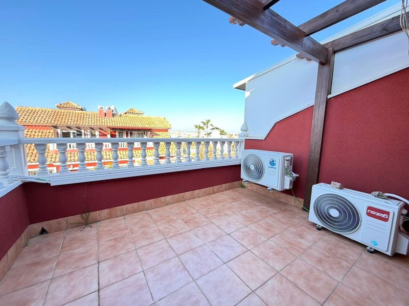 Foto acefa16f-3048-46f3-ae34-6a6f1210e0fa. Casa aparellada amb aparcament piscina a Villamartín-Las Filipinas Orihuela