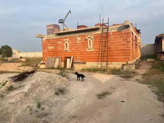 Terreno residenziale in La Murada - Los Vicentes. Parcela de 19 000 m2 con casa en orihuela