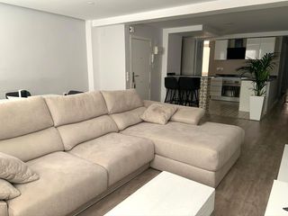 Apartament a San Blas. Apartamento reformado de 3 dormitorios con plaza de garaje en al