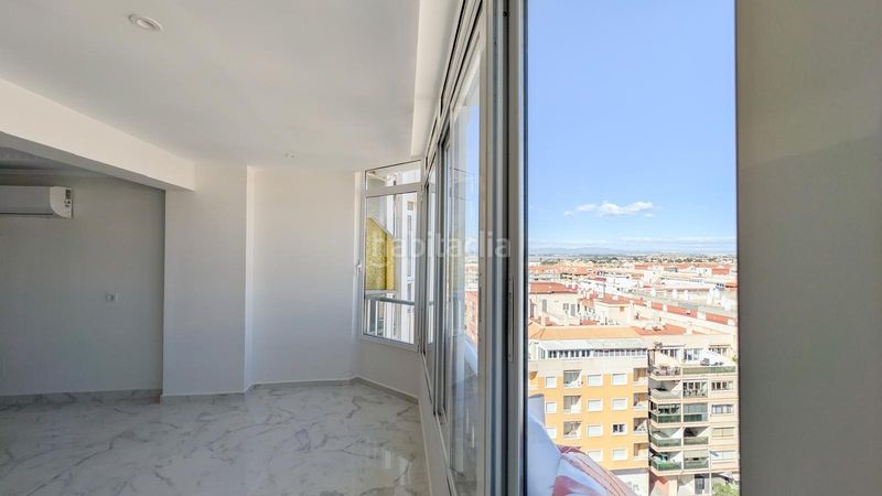 Foto 46db2e91-3c90-4751-b315-7e05cff9d4b7. Lloguer àtic amb calefacció piscina a El Acequión Torrevieja