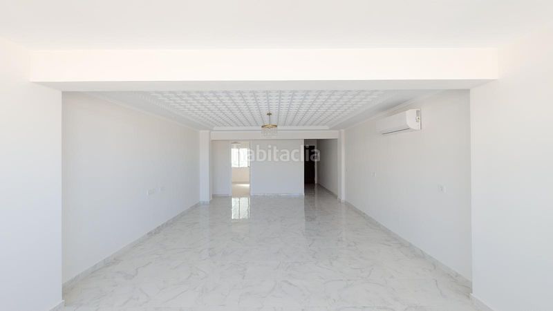 Foto 5e8d0232-3e57-4a3a-a8a5-eb8fde8854f6. Lloguer àtic amb calefacció piscina a El Acequión Torrevieja