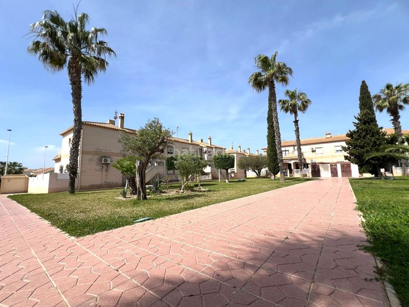 Foto 3f81fb2b-550e-40c2-8197-bf0a89112032. Casa amb aparcament piscina a Aguas Nuevas Torrevieja