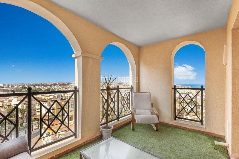 Foto 850422d8-413a-45b0-b9c4-2558ab32e5f3. Apartament amb piscina a Zona los Frutales Torrevieja