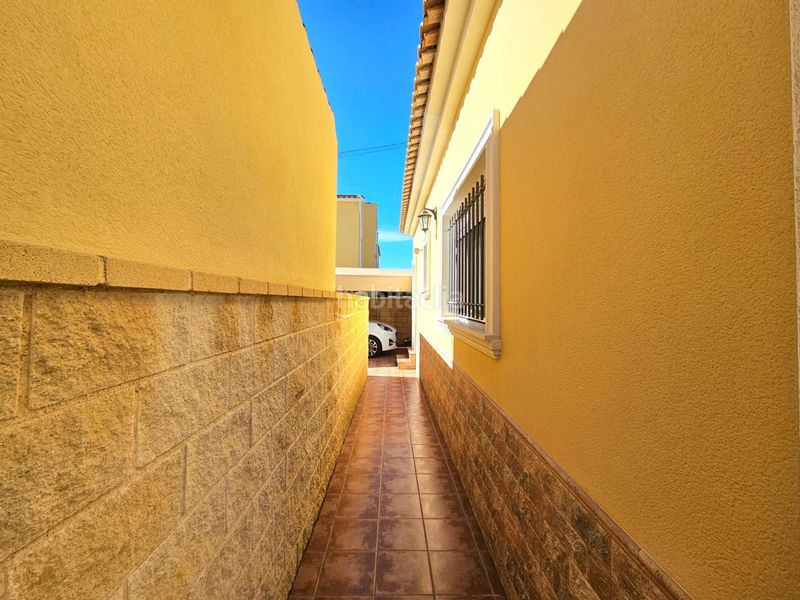 Foto fae48353-f8f5-4d6a-a1ce-03016b9ca611. Xalet amb aparcament piscina a San Fulgencio