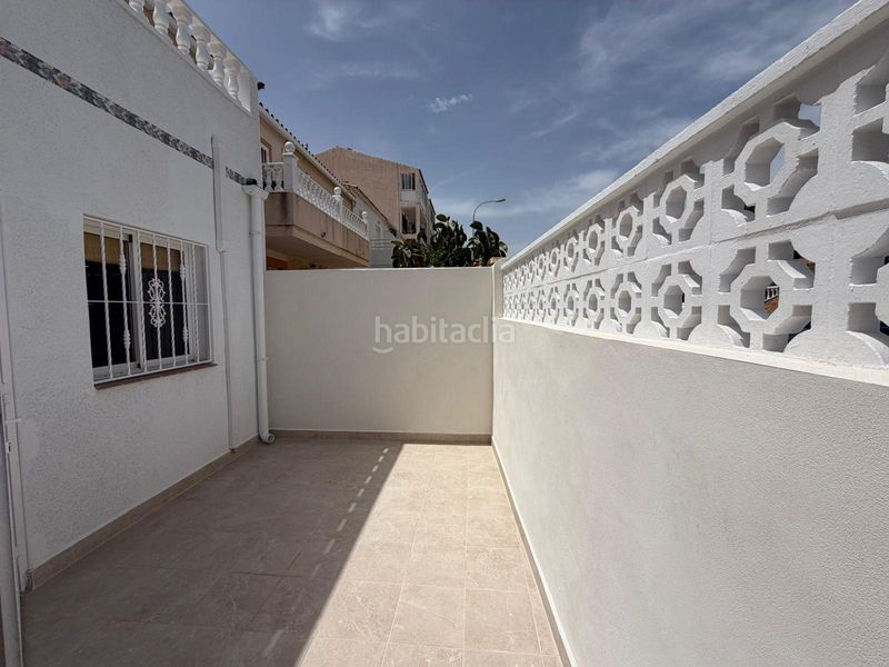Foto 5585fd6a-b1ef-4747-a818-3421f0b8d806. Casa adossada amb piscina a Torreblanca Torrevieja