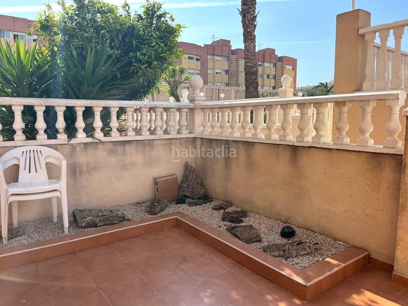 Foto 0f2f0cea-8cea-45bb-b36c-0bbb0c9f95d6. Casa amb aparcament piscina a Antonio Machado Torrevieja