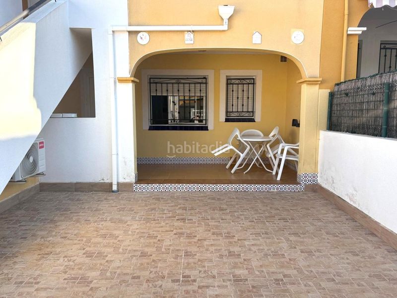 Foto 01f70fd2-cc70-4a9b-8528-aa7f0c0b78b8. Casa amb aparcament piscina a La Florida Orihuela