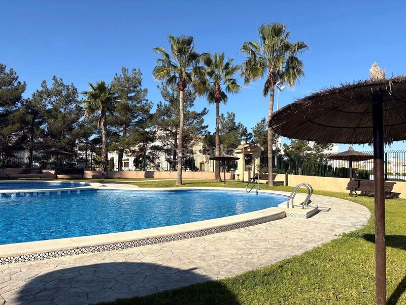 Foto a600aee5-17a9-4950-975d-ab86b1d2ff0e. Casa amb aparcament piscina a La Florida Orihuela