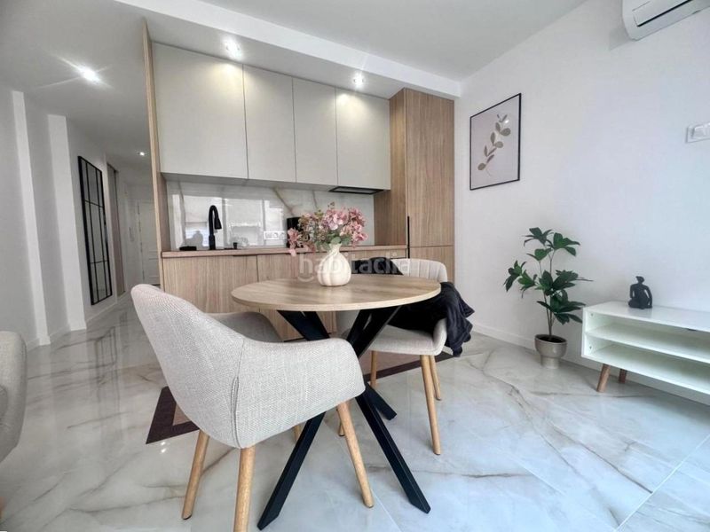 Foto aa87c0db-ff5b-44d0-86be-a3f237b0e9a5. Apartament amb piscina a Zona Playa del Cura Torrevieja